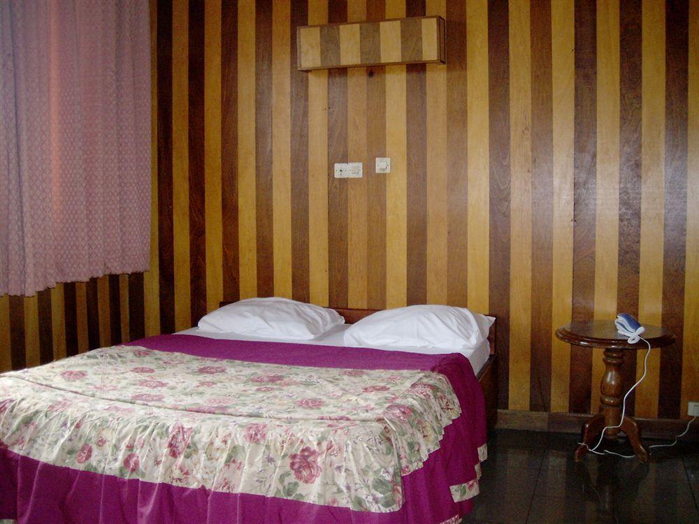 ホテル Relais Saint Jacques Yaoundé エクステリア 写真