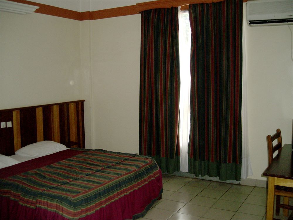 ホテル Relais Saint Jacques Yaoundé エクステリア 写真