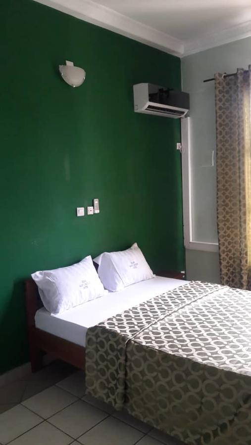 ホテル Relais Saint Jacques Yaoundé エクステリア 写真