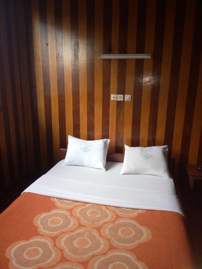 ホテル Relais Saint Jacques Yaoundé エクステリア 写真